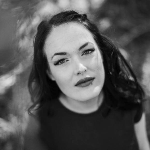 Meet your Posher, Beth - Picture 1 of 1